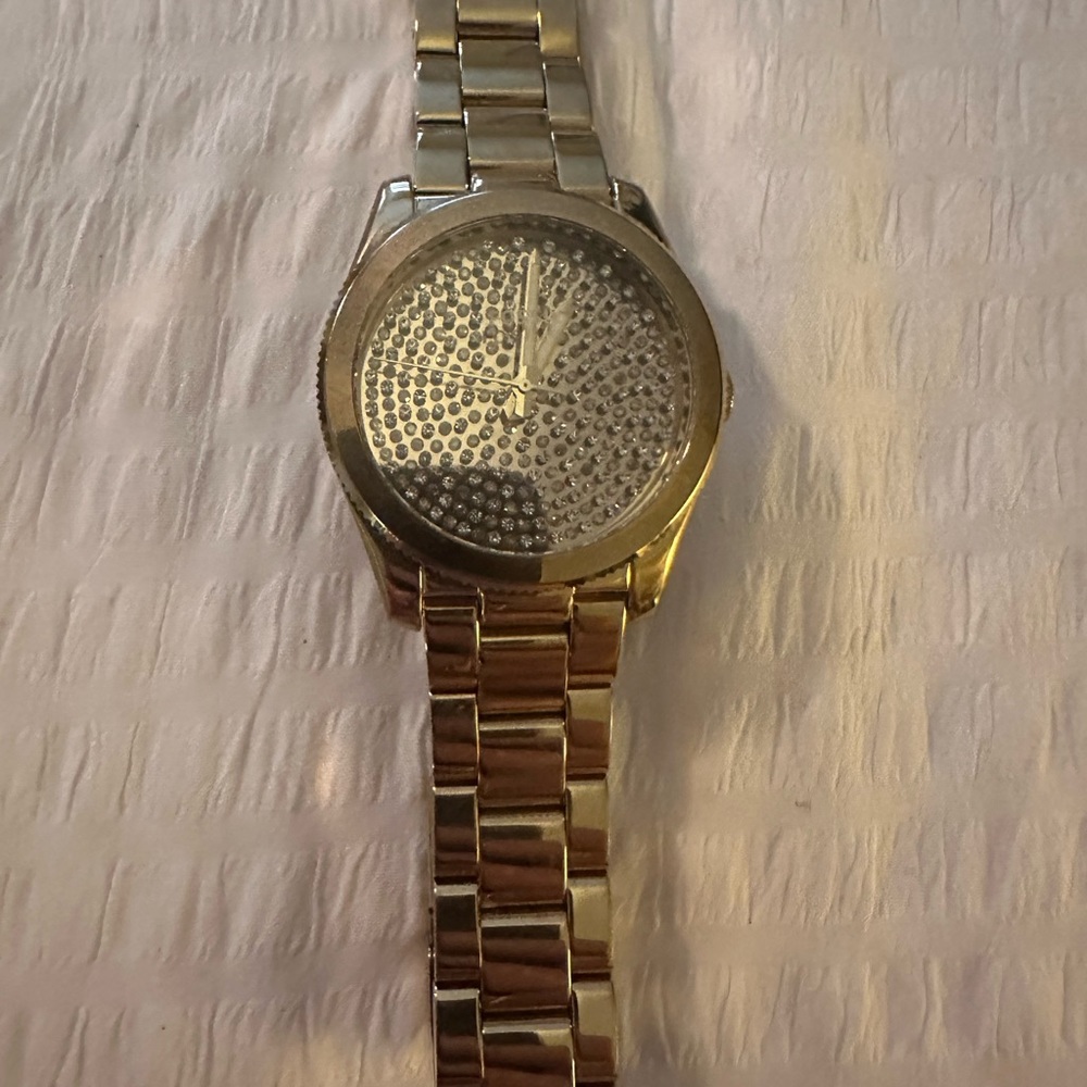 Fossil ES3689 Oversized Watch Gold Tone Band and face with crystals on the face.